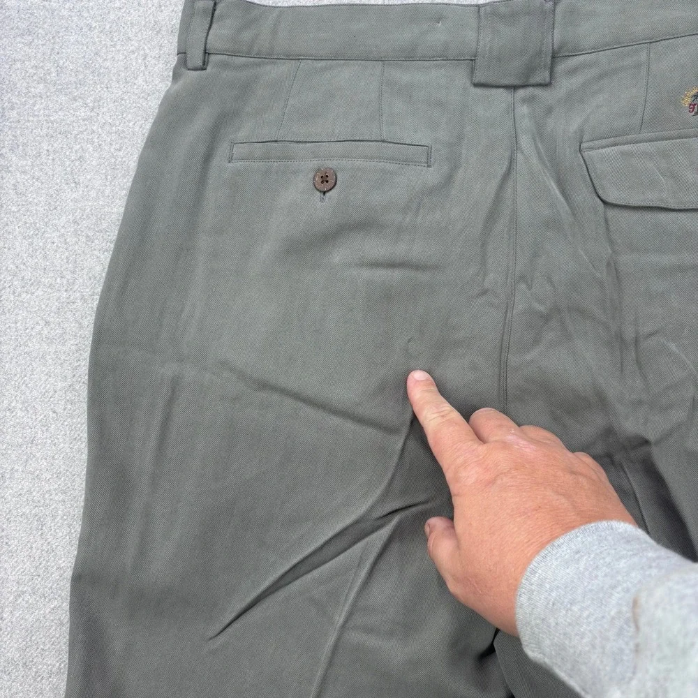 Tommy Bahama Shorts Mens 35 Gray 100% Silk‎ Pleated Herringbone Luxury *FLAW